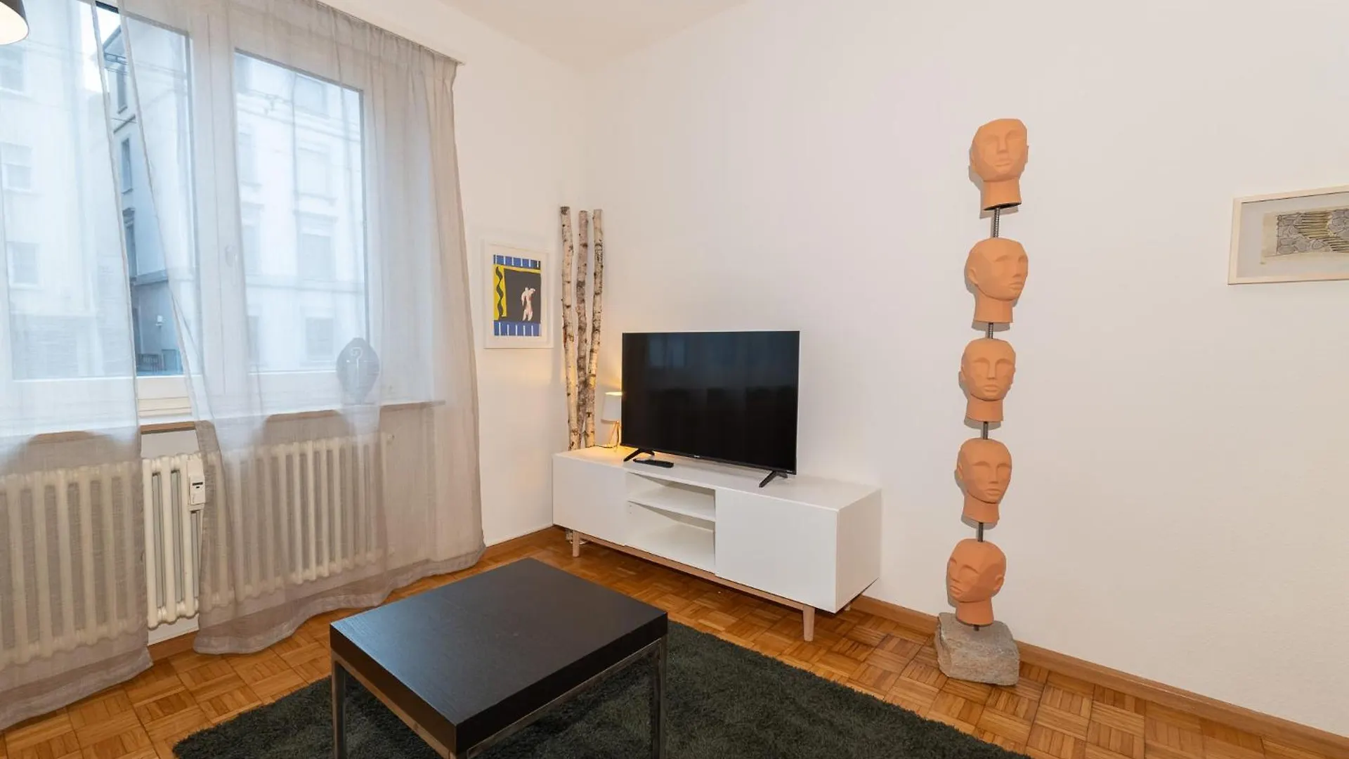 Jungstay Apartments Central בזל 0*,