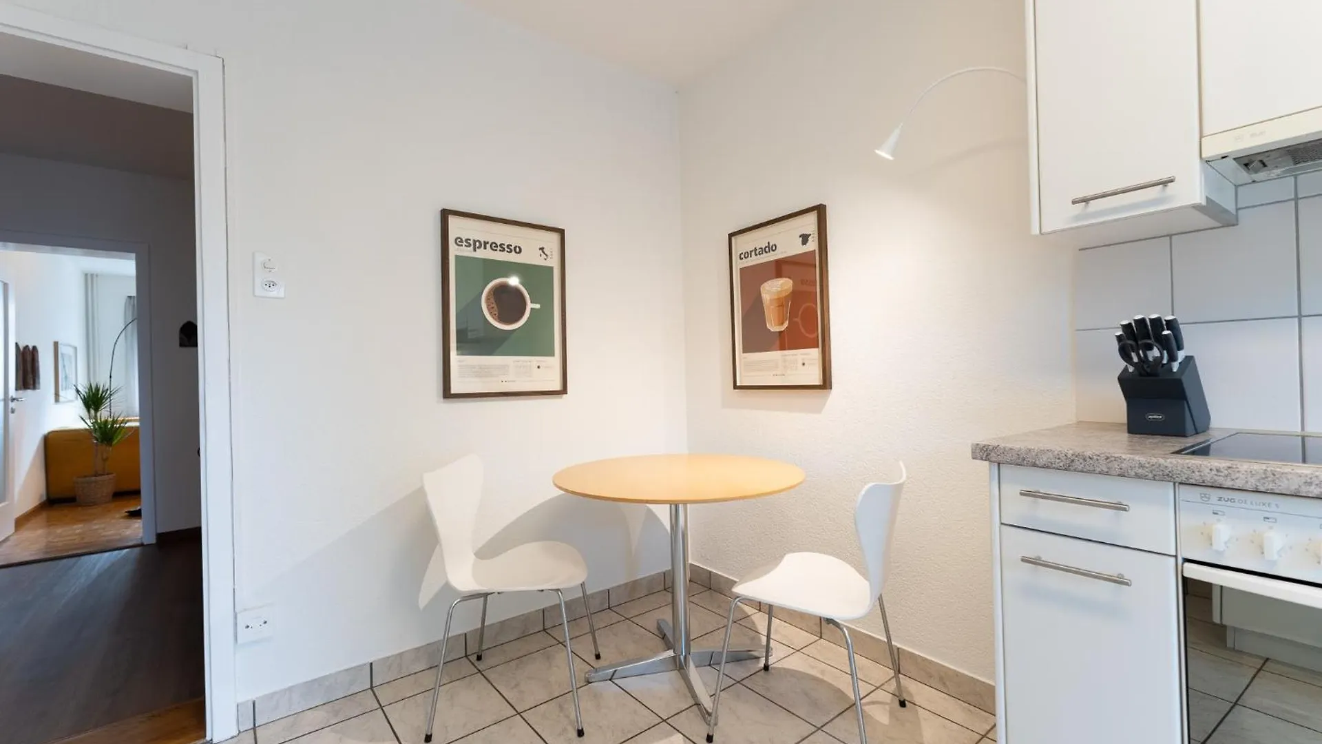 Jungstay Apartments Central בזל 0*,